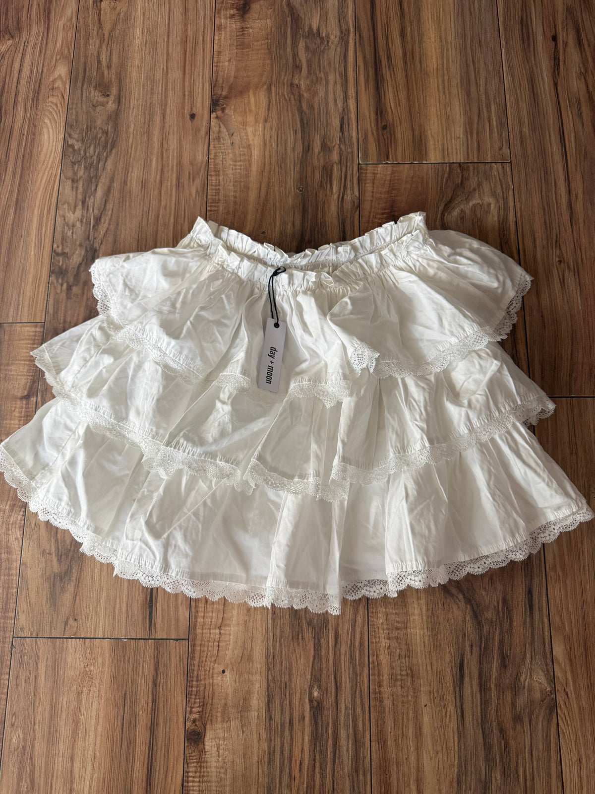 NWT Day + Moon large..retail $45