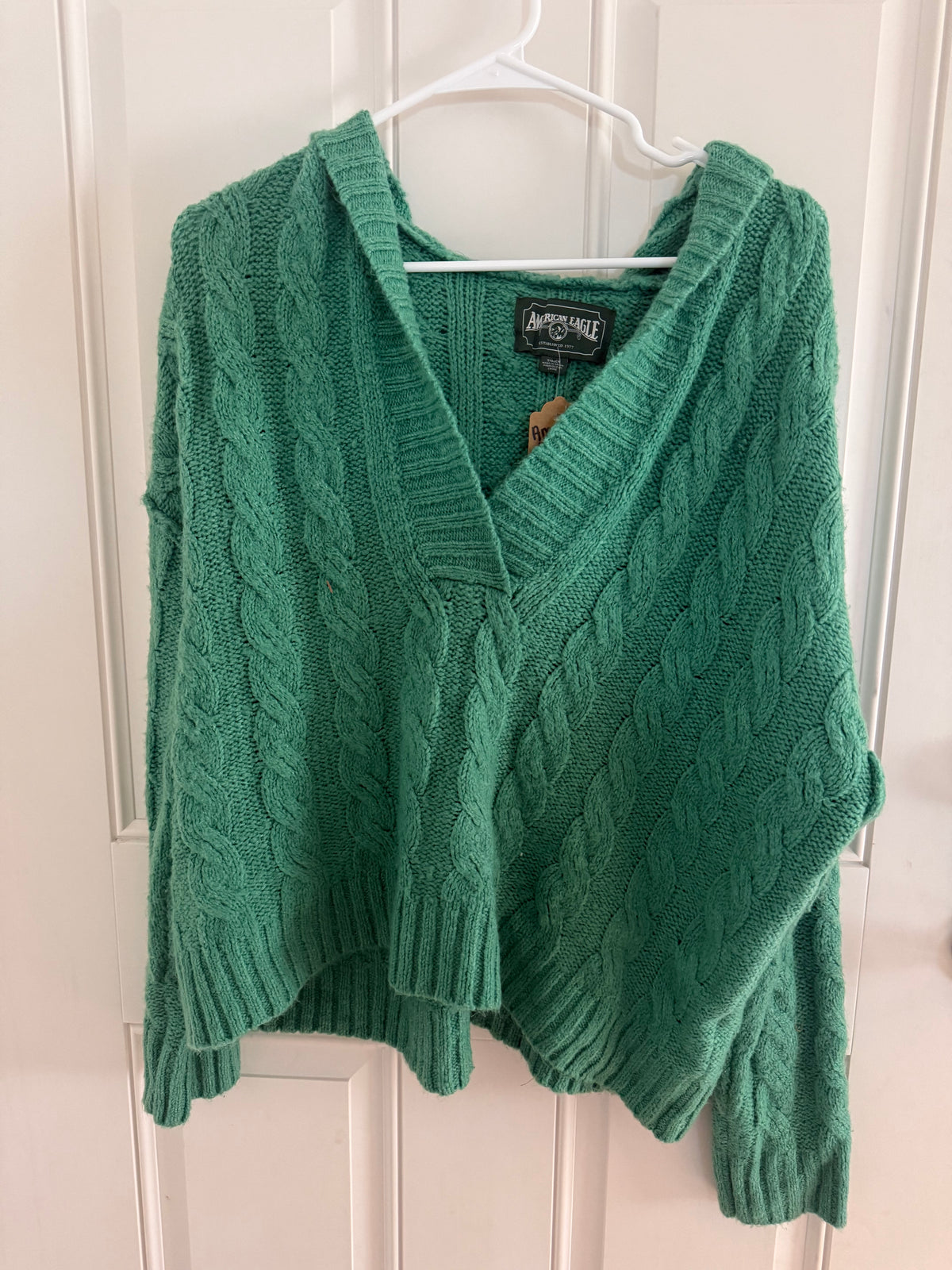 American Eagle small..has a hood!