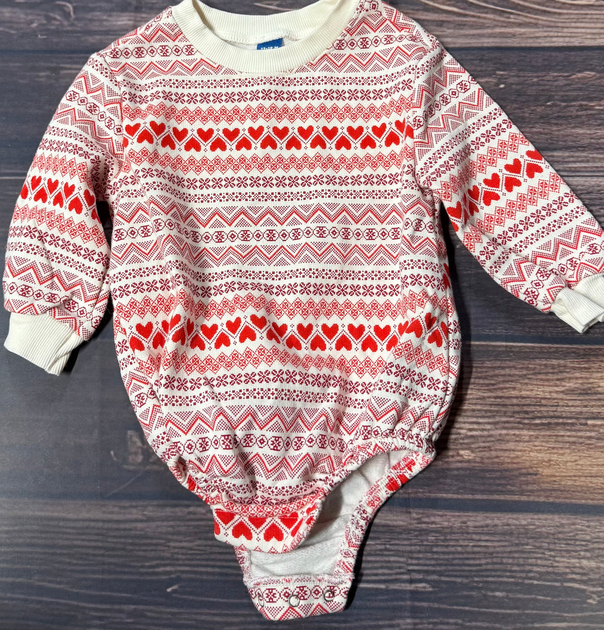 Old Navy 12-18m..staining by neck