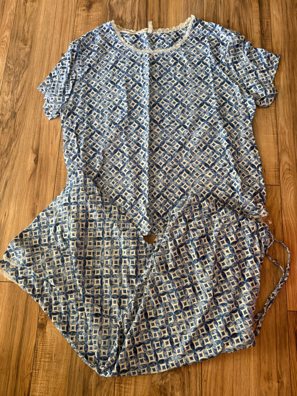 Flora Nikrooz XL