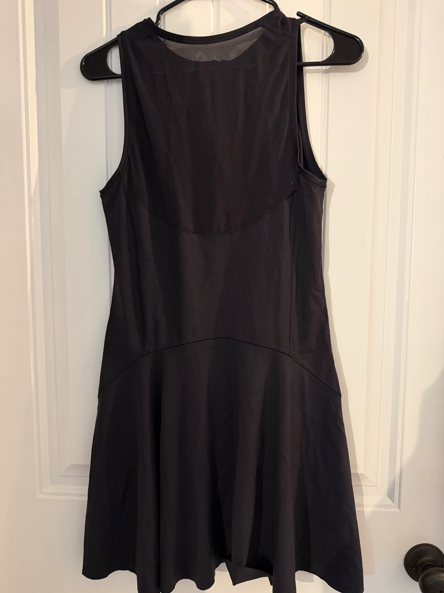 athleta - medium - has pockets