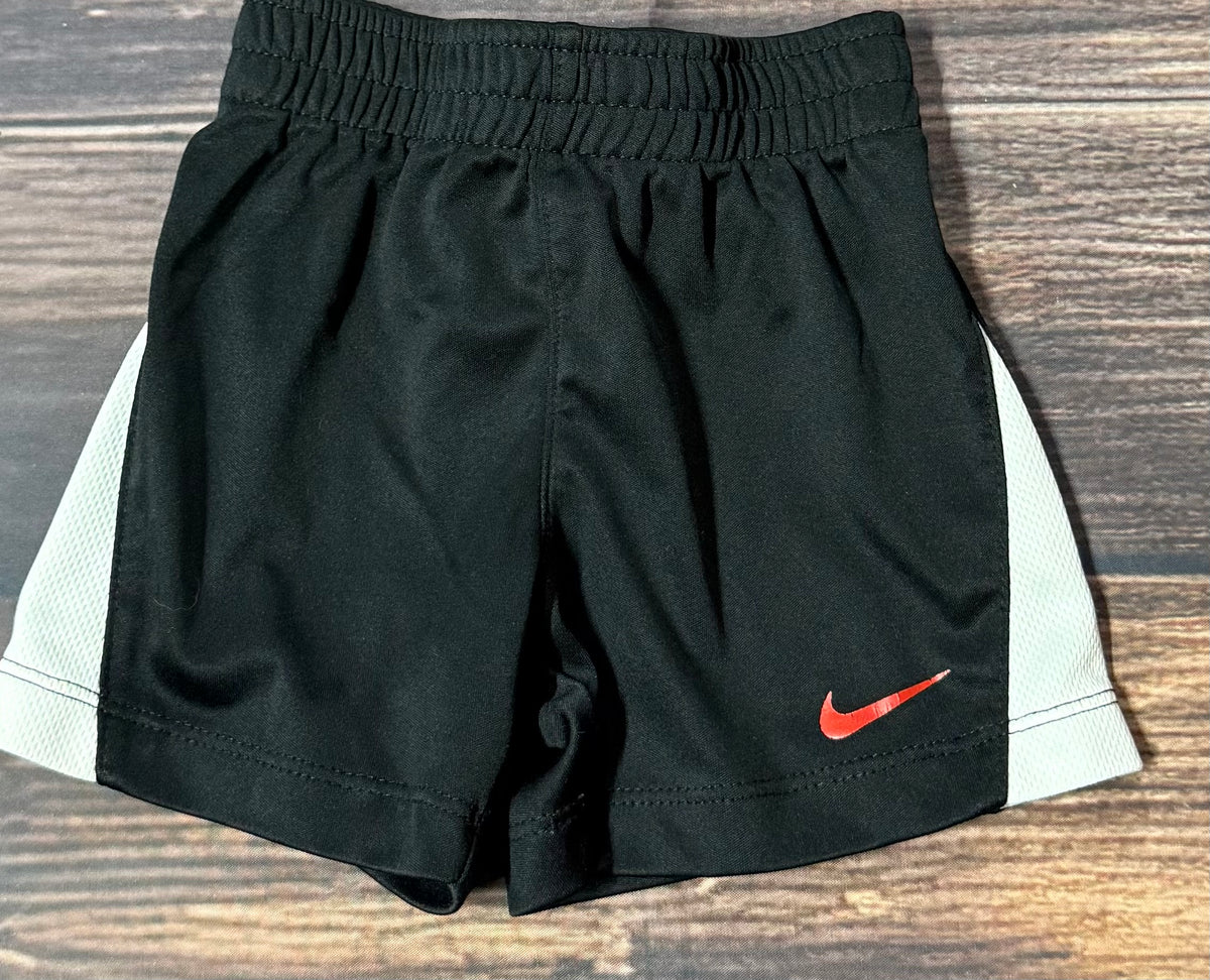 Nike 12m