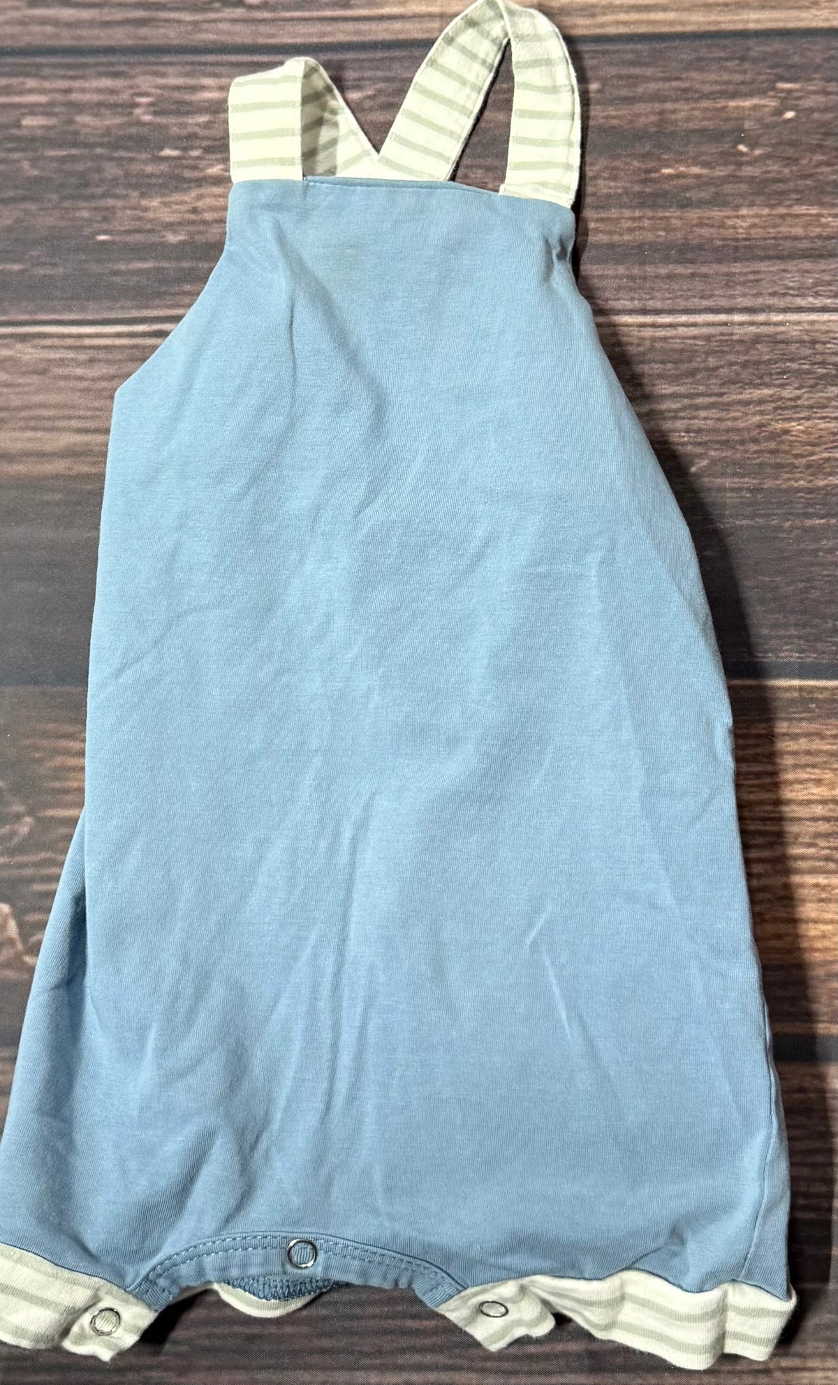 18-24m..has small staining