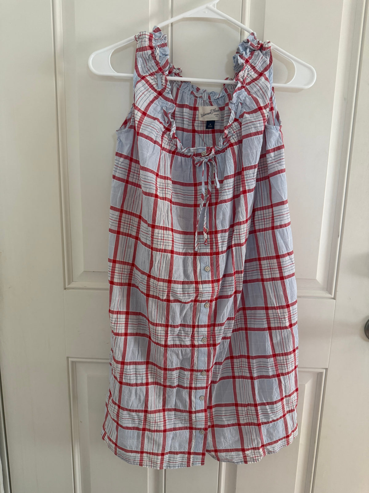 NWT universal thread medium..retail $35