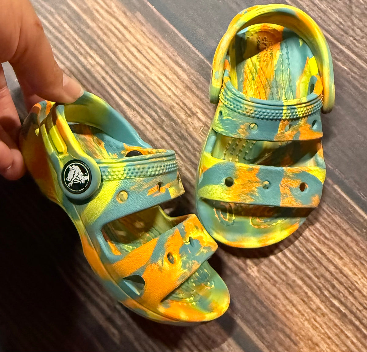 Crocs 6