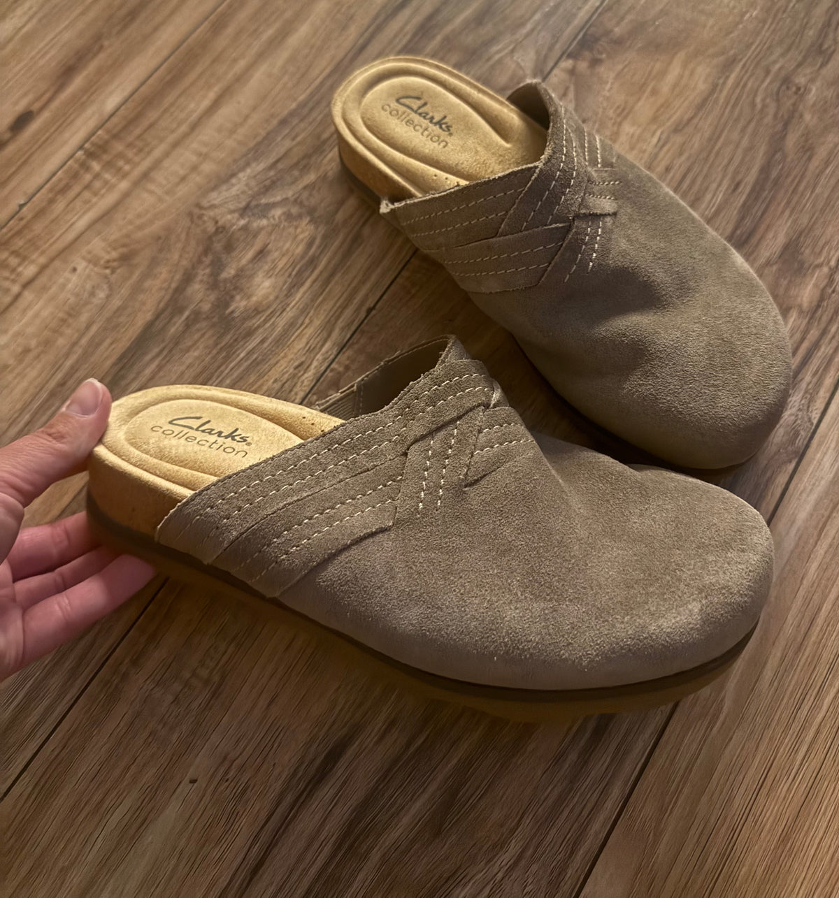 Clark’s 8.5 - retail $90